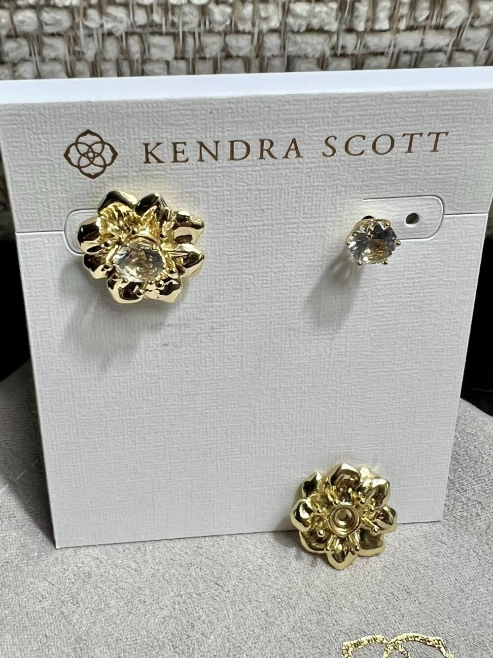 Kendra Scott Cameron Gold Stud Earrings – White Crystal | Like New